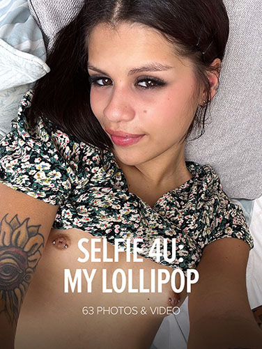 Lilith Baph "Selfie 4U My Lollipop"