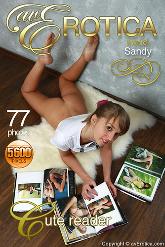 Sandy "Cute Reader"